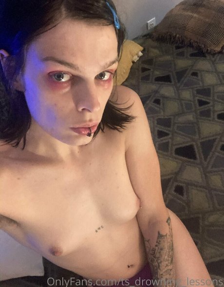 ts drowning lessons アダルトスター 写真