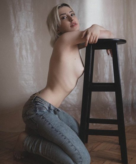 Simge Akkus セクシーなスター アーカイブ