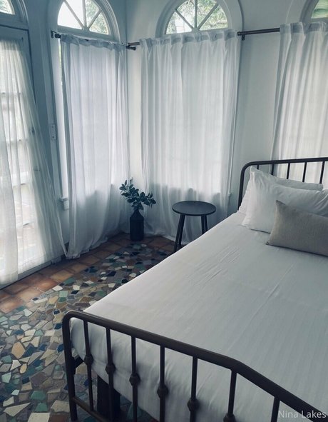 nina lakes ポルノスター 無料 画像