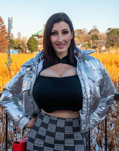 キティ・ウェット・オンリーファンズ 美しい裸 アーカイブ