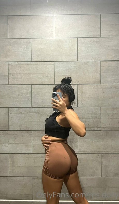 Ms Dolly ポルノスター トップ 写真