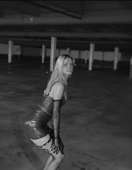 brittvnybitchh エロティックなポルノスター ギャラリー