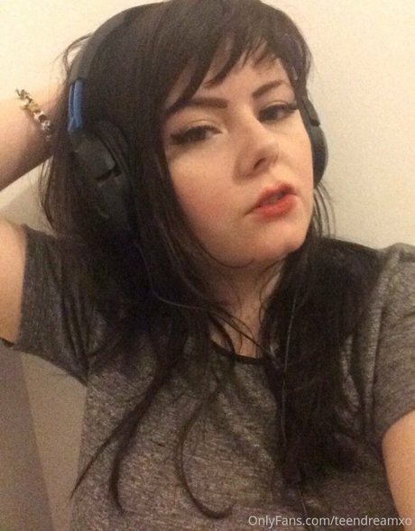 いちごミルクオンリーファンズ 無料ヌード 画像