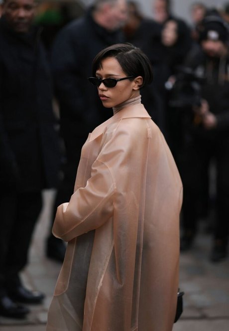 Taylor Russell ポルノスター セックス 写真