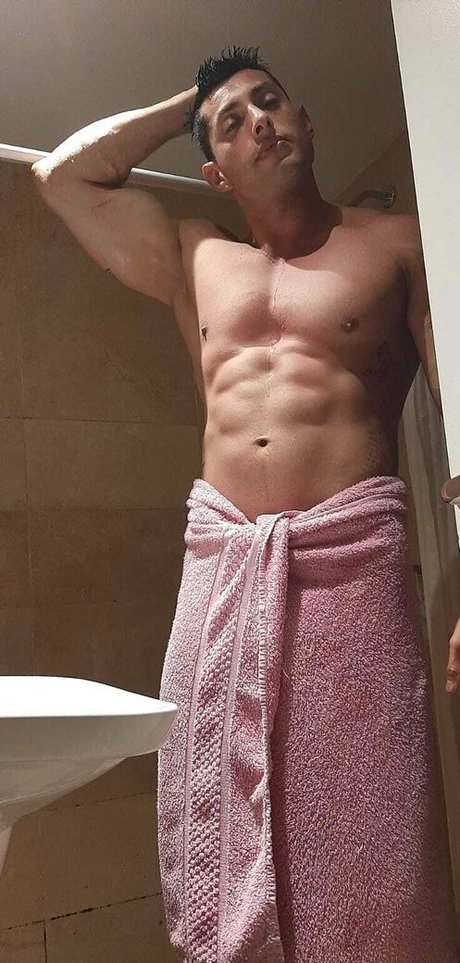 ストリップショー オンリーファンズ ホットセクシー 写真