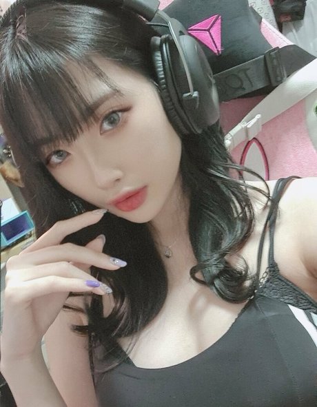 Kiyocosplay ポルノスター ヌード 写真