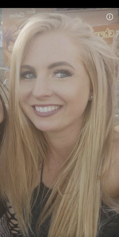 ワックスオンリーファン ポルノグラフィック 写真