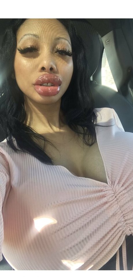 オンリーファンズの動画 無料ヌード アーカイブ