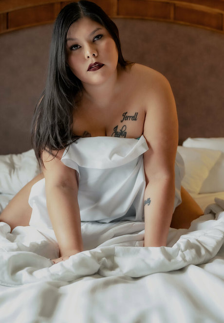 curvynativequeen 独占モデル 画像