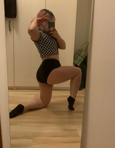 いちごミルクオンリーファンズ ポルノ アーカイブ