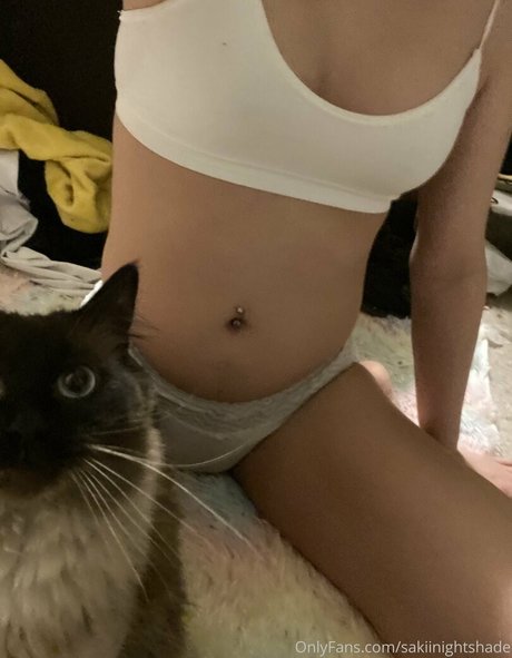 バン・オンリーファンズ セクシーヌード 画像