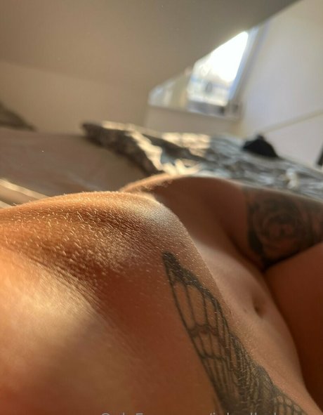 inkedbabeeva ヌードモデル 画像