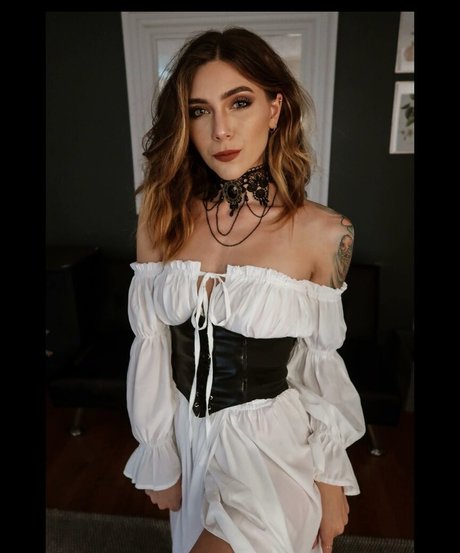 Vavandvoa ポルノスター ヌード アーカイブ