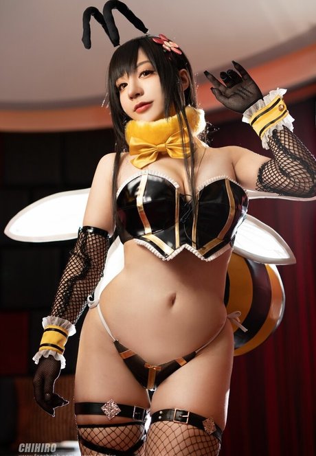 バン・オンリーファンズ ヌード 画像