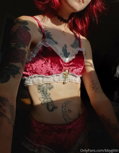 熟女の足オンリーファンズ アートヌード アーカイブ