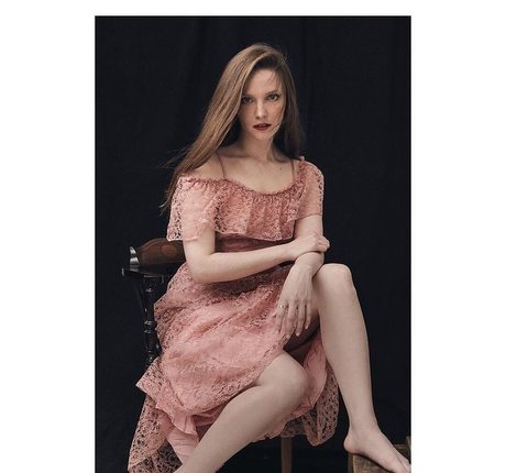 Morfydd Clark スター xxx 写真