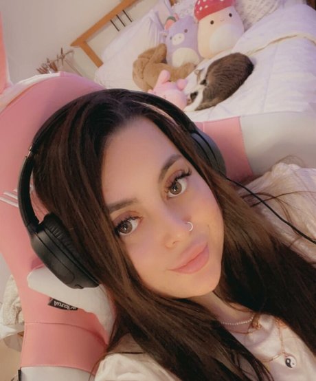 陸軍の熟女オンリーファンズ セクシーヌード アーカイブ