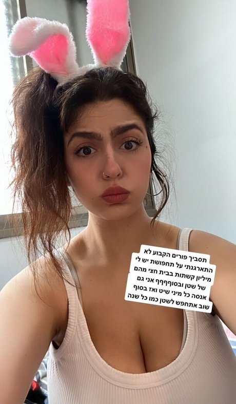 裸の女の子オンリーファンズ ホットセクシー 写真