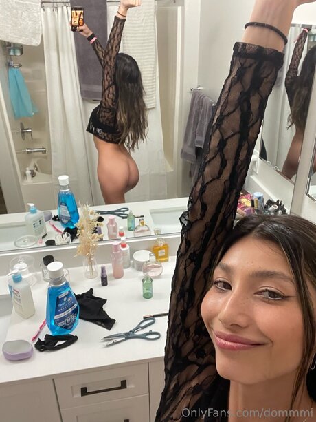 足 熟女 オンリーファンズ セクシーヌード ギャラリー