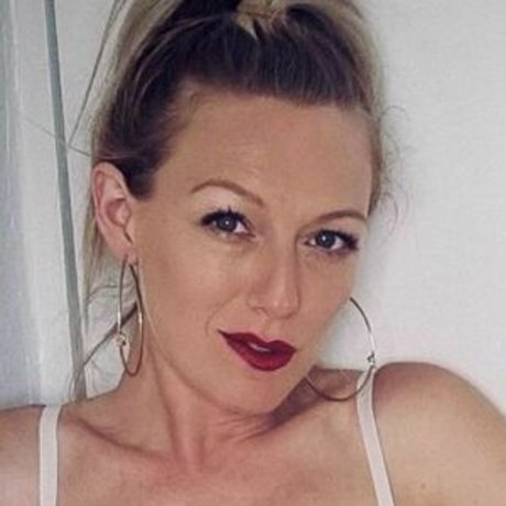 Polly Kendall スター 裸 画像