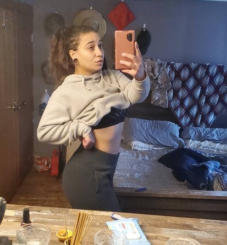 Emm Loomis アートモデル 写真