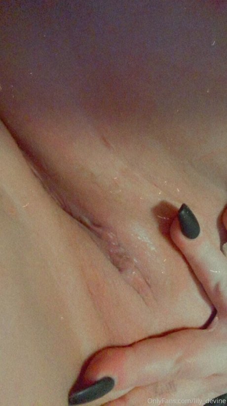 lily devine 裸のポルノスター 写真