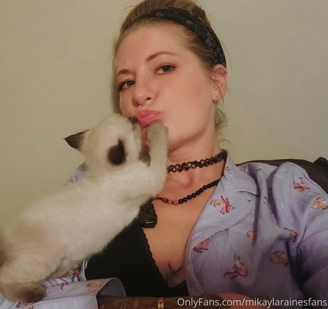 mikaylarainesfans ポルノモデル 画像
