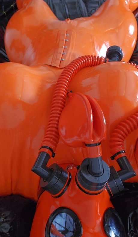 rubberdollemma エロティックモデル 写真