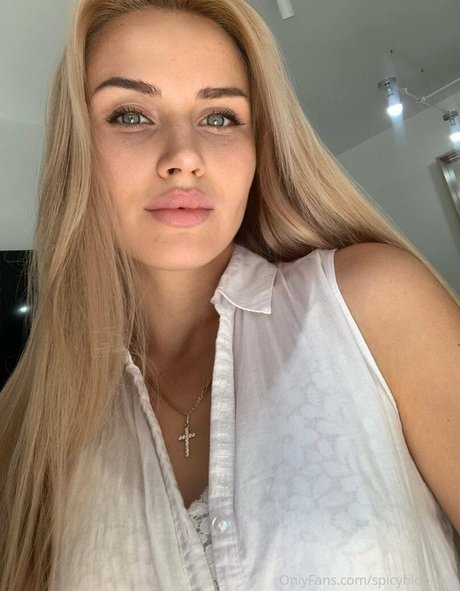 spicybloondie ヌードモデル 写真