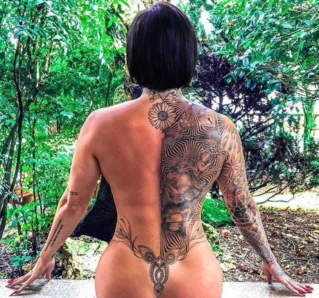 Giulia Bianchi スター ヌード 写真