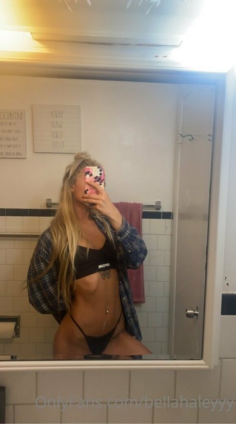 bellahaleyyy アダルトモデル アーカイブ