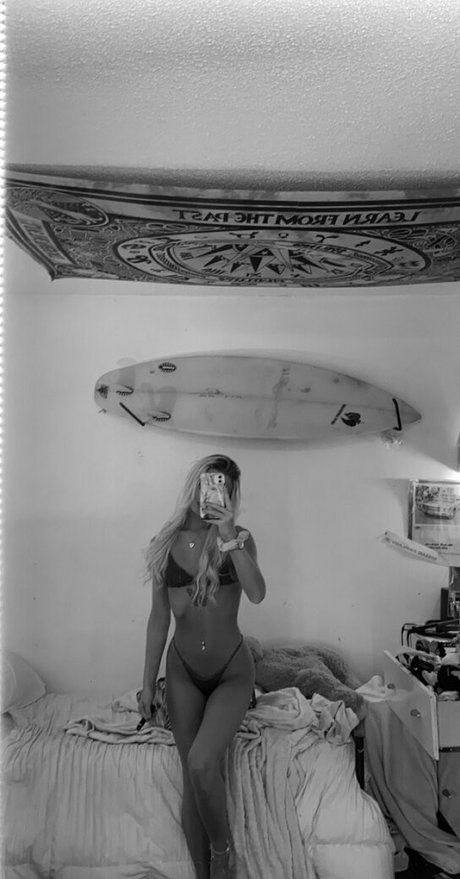 bellahaleyyy ヌードモデル 写真