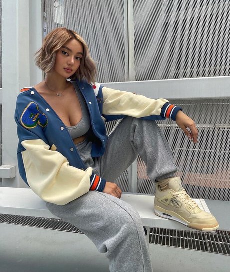 アジア人女性オンリーファンズ 美しい裸 画像