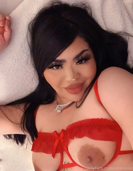 corpseslut ポルノスター 裸 写真