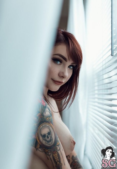 Enrapture エロティック女優 写真