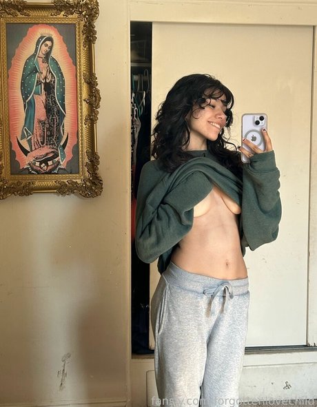 Forgottenlovechild ヌードのポルノスター 画像