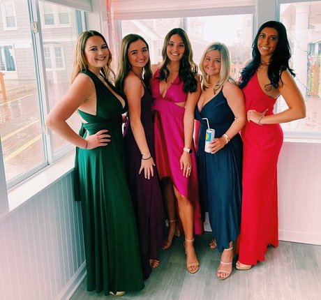 JOI オンリーファンズ セクシー裸 画像