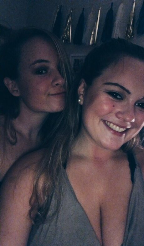 カップルのオンリーファンズ 美しいxxx 写真