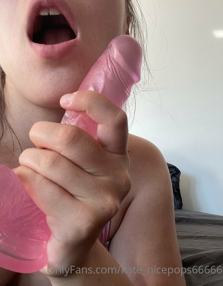 kate nicepops66666 ポルノ女優 写真