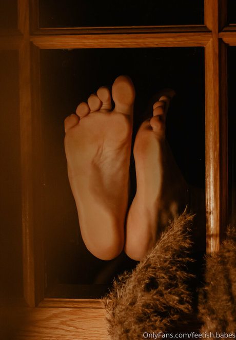 feetish babes かわいいモデル 画像