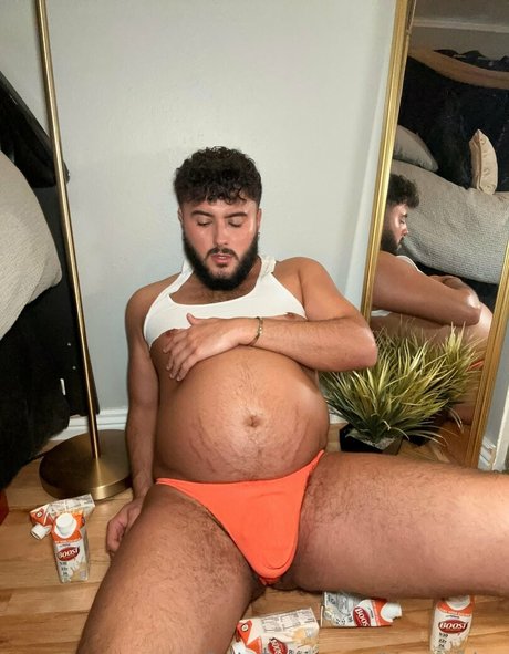 ぽっちゃりブルネットオンリーファンズ アート裸 画像