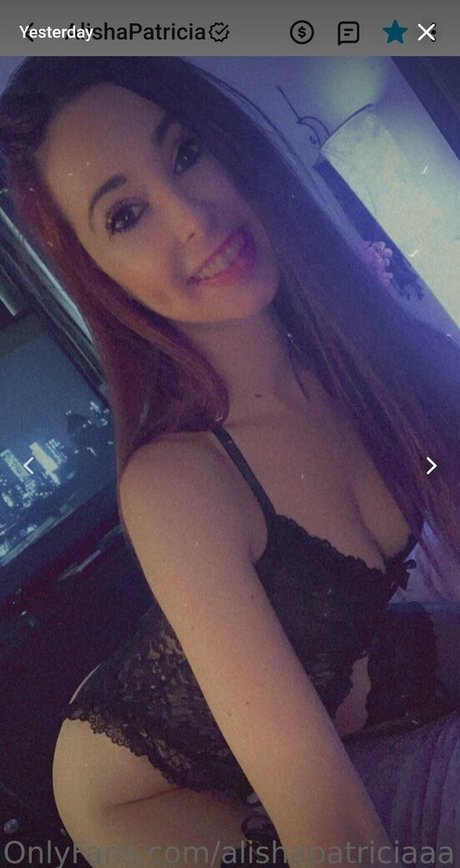 Alisha Wallace ホットなモデル 写真