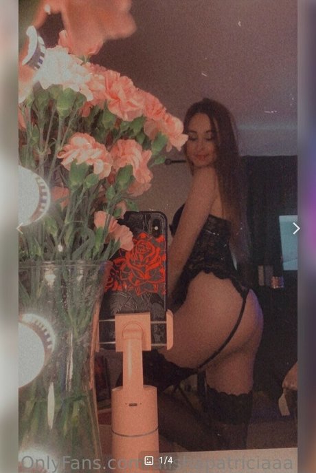 肉厚熟女オンリーファンズ アート裸 ギャラリー