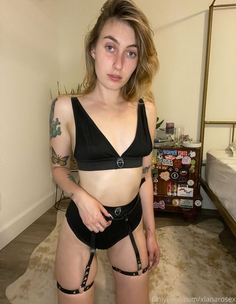 lovelondon xoxo ホットなモデル 画像