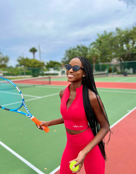 onlybombshell ヌードモデル 画像