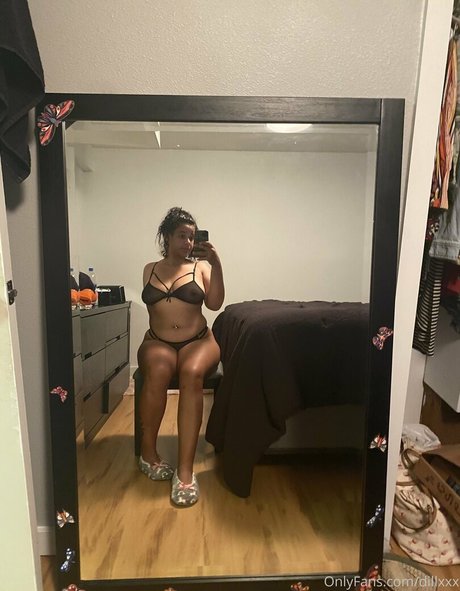 黒檀ペッギングオンリーファンズ ホットセクシー 写真