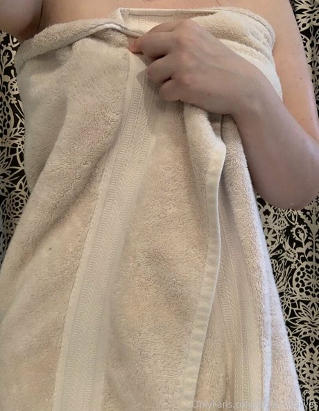 曲線美の女の子オンリーファンズ 美しい 写真