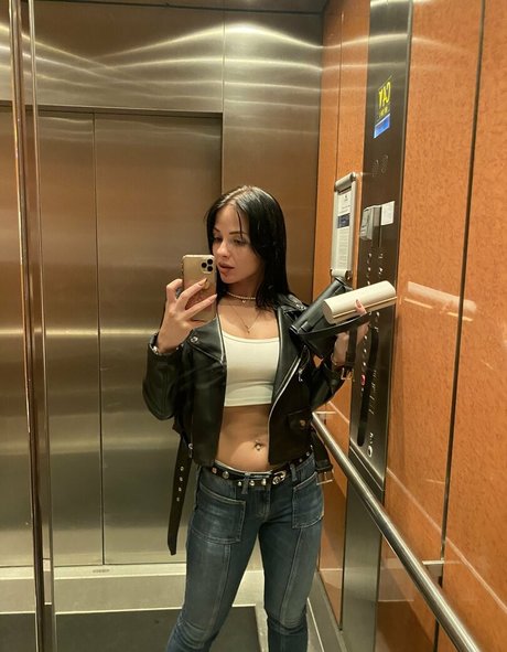 アラブ人妻オンリーファンズ 無料セクシー 写真