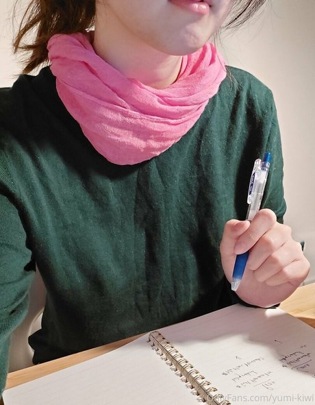 Yumi Kiwi かわいいポルノスター 画像