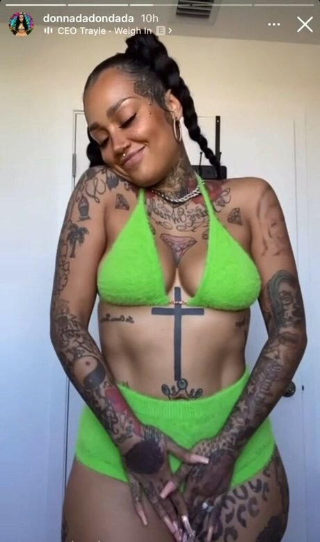 オイルを塗った巨乳オンリーファンズ 無料セクシー 写真